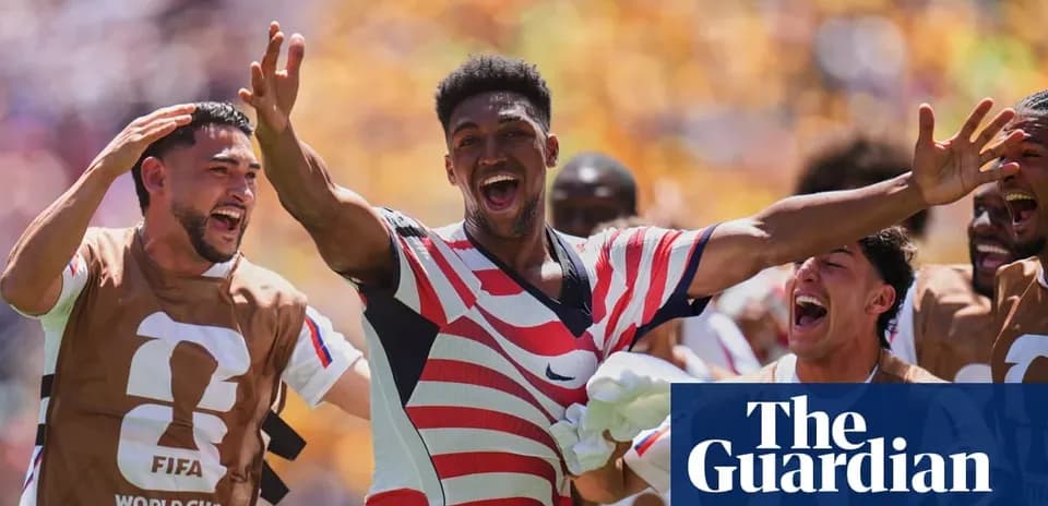 Игроки США празднуют гол на чемпионате мира