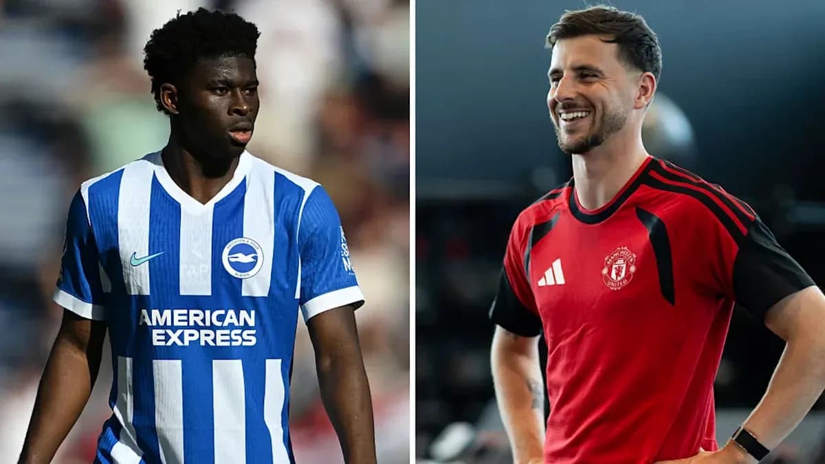 Игроки в формах Brighton и Manchester United Игроки в формах Brighton и Manchester United