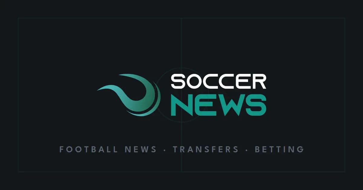 Логотип Soccer News с надписями о футболе Логотип Soccer News с надписями о футболе